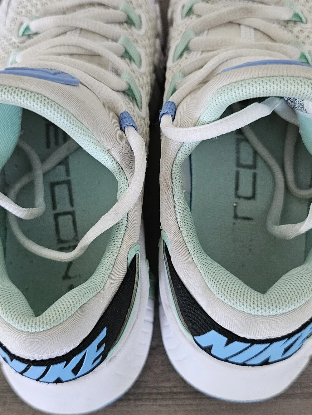 Nike Women’s Free Metcon 4 'White Mint Foam' Size 5.5